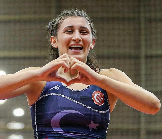 U23 Dünya Güreş Şampiyonası'nda Erzincanlı Milli Sporcumuz Elmira Yasin'den Bronz