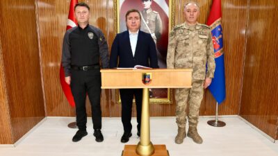 Erzincan Valisi Hamza Aydoğdu beraberinde İl Emniyet Müdürü Zafer Baybaba