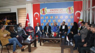 6’ncı Uluslararası Kısa Film Festivali’nin jüri üyeleri, usta oyuncular ödül