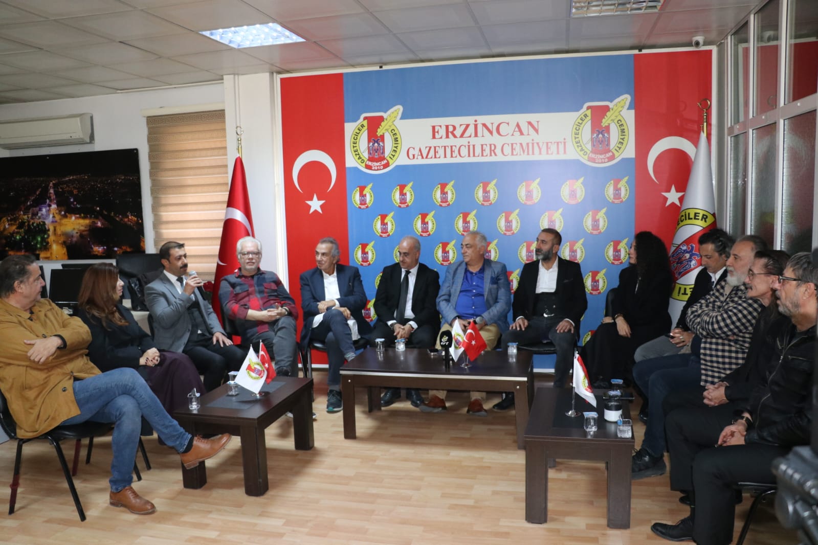 6’ncı Uluslararası Kısa Film Festivali’nin jüri üyeleri, usta oyuncular ödül