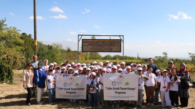 Erzincan'da ilkokul öğrencilerine tarımsal üretimin aşamalarını ve çeşitlerini çocuklara öğretmek,