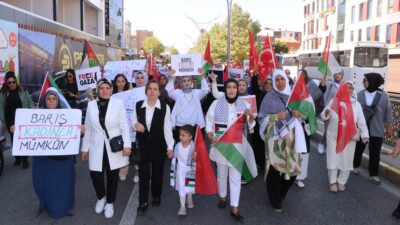 Ak Parti Kadın Kolları tarafından organize edilen "Gazze için sessiz