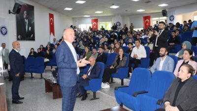 Erzincan Binali Yıldırım Üniversitesinde (EBYÜ) 2025-2026 eğitim-öğretim yılının ilk derslerinde