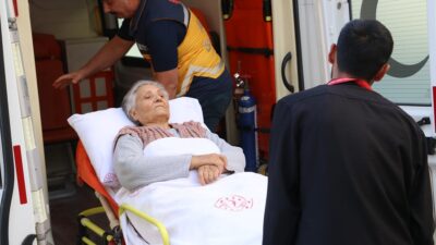 Erzincan Mengücek Gazi Eğitim ve Araştırma Hastanesi’nden tedavileri tamamlanarak taburcu