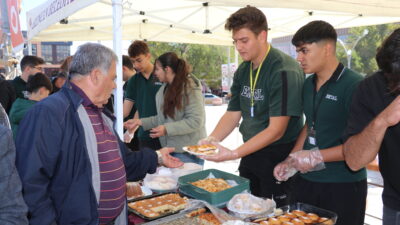 Erzincan Mesleki ve Teknik Anadolu Lisesi tarafından kermes düzenlendi. Düzenlenen