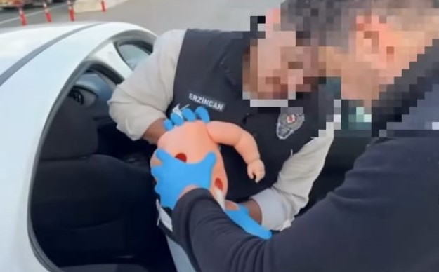 Uyuşturucu ile mücadelesini aralıksız sürdüren Erzincan Polisi 49 bin 500