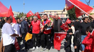 Erzincanlı milli güreşçi Serhat Sarıçiçek, 2025 Veteranlar Dünya Güreş Şampiyonası'nda