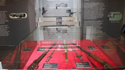 Erzincan’da Cumhuriyetin 102. yılı kapsamında 20. Yüzyıl Savaş Aletleri Sergisi