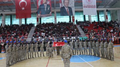 Erzincan’da 29 Ekim Cumhuriyet Bayramı’nın 102’nci yıl dönümü düzenlenen törenle