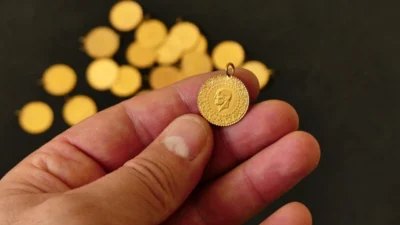 Haftanın ilk işlem gününe yükselişle başlayan gram altın, sabah saatlerinde