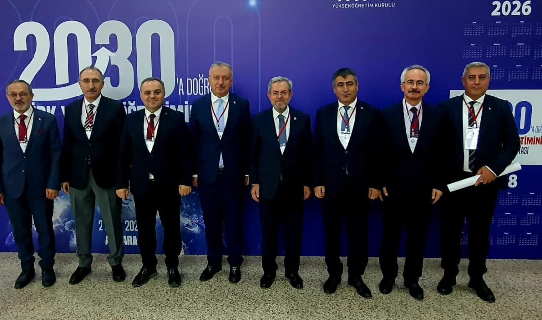 Erzincan Binali Yıldırım Üniversitesi Rektörü Prof. Dr. Akın Levent ve