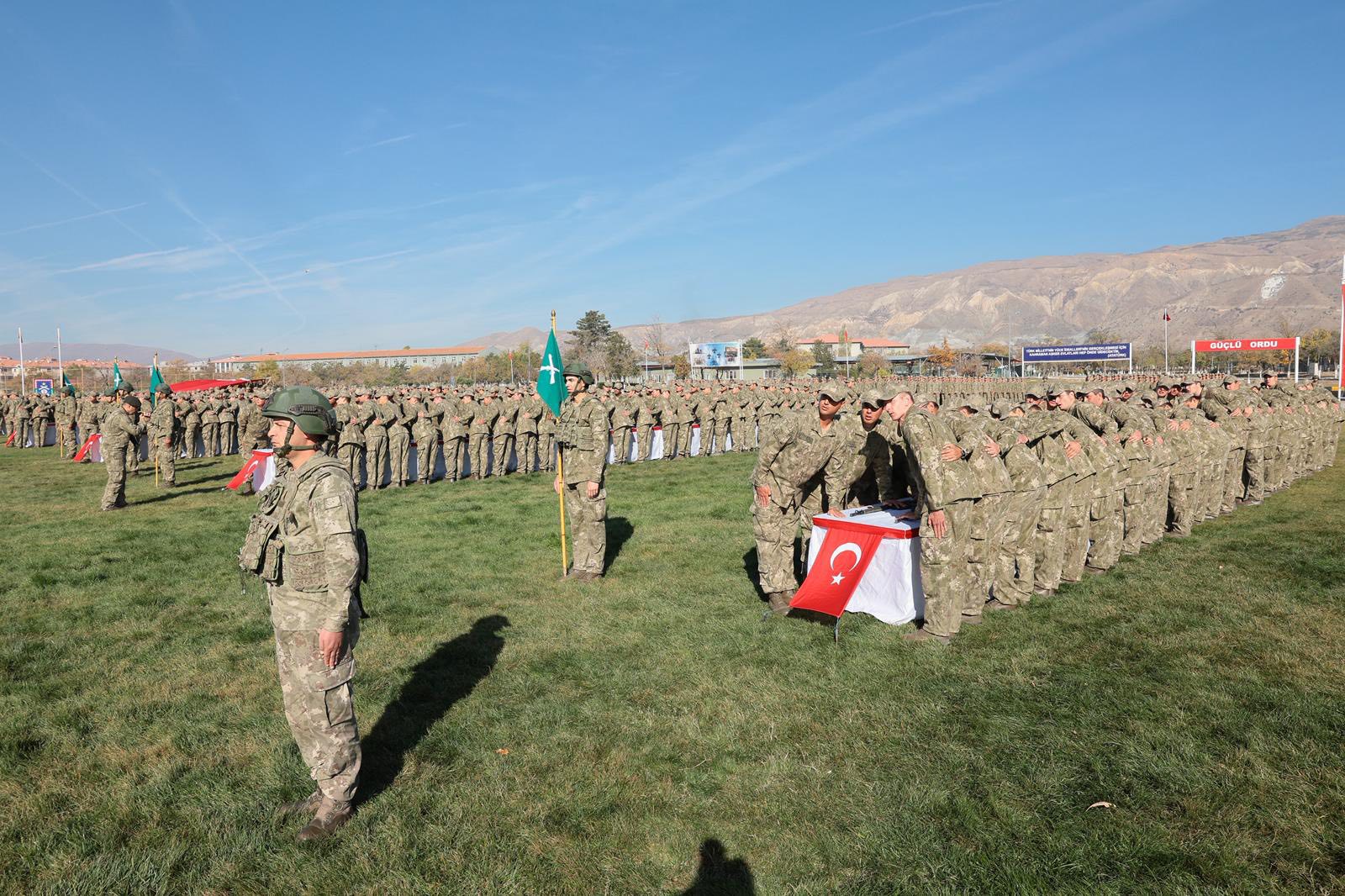 59’uncu Havan ve Topçu Eğitim Tugay Komutanlığı'nda temel askerlik eğitimlerini