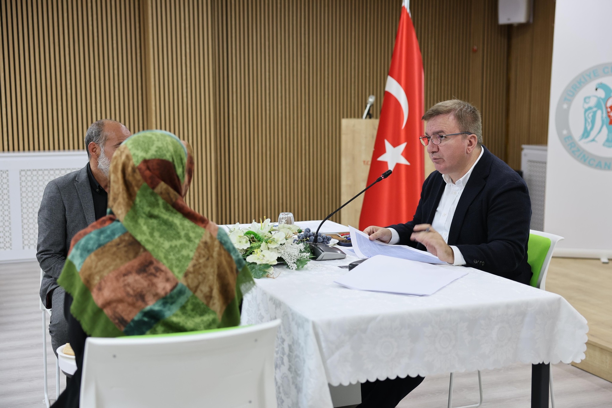 Erzincan Valisi Hamza Aydoğdu, “Halk Günü Buluşmaları” kapsamında vatandaşlarla bir