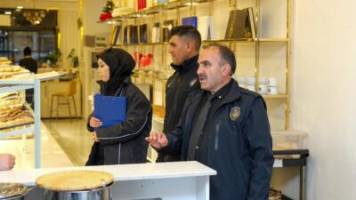 Erzincan Belediyesi Zabıta Müdürlüğü ekipleri, şehir merkezinde faaliyet gösteren 126