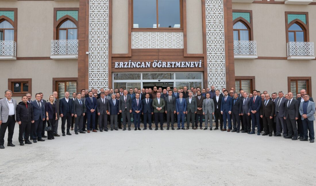 Erzincan İl merkezinde görev yapan okul müdürlerine yönelik olarak düzenlenen