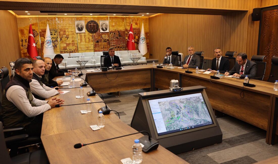 Erzincan Valisi Hamza Aydoğdu başkanlığında, Ergan Dağı Ağaçlandırma Toplantısı" düzenlendi.