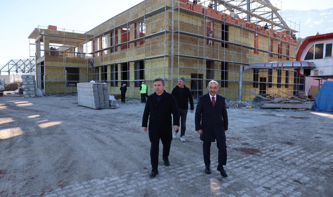 Erzincan Valisi Hamza Aydoğdu, Ergan Dağı Kayak Merkezi'nde devam eden