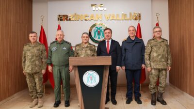 Çeşitli ziyaretlerde bulunmak üzere Erzincan'a gelen Genelkurmay Başkanı Orgeneral Selçuk