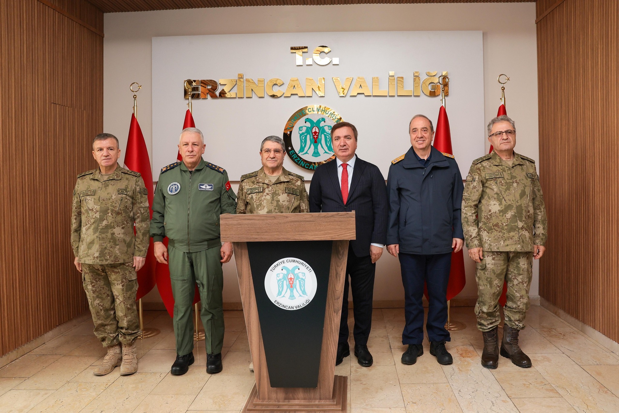 Çeşitli ziyaretlerde bulunmak üzere Erzincan'a gelen Genelkurmay Başkanı Orgeneral Selçuk