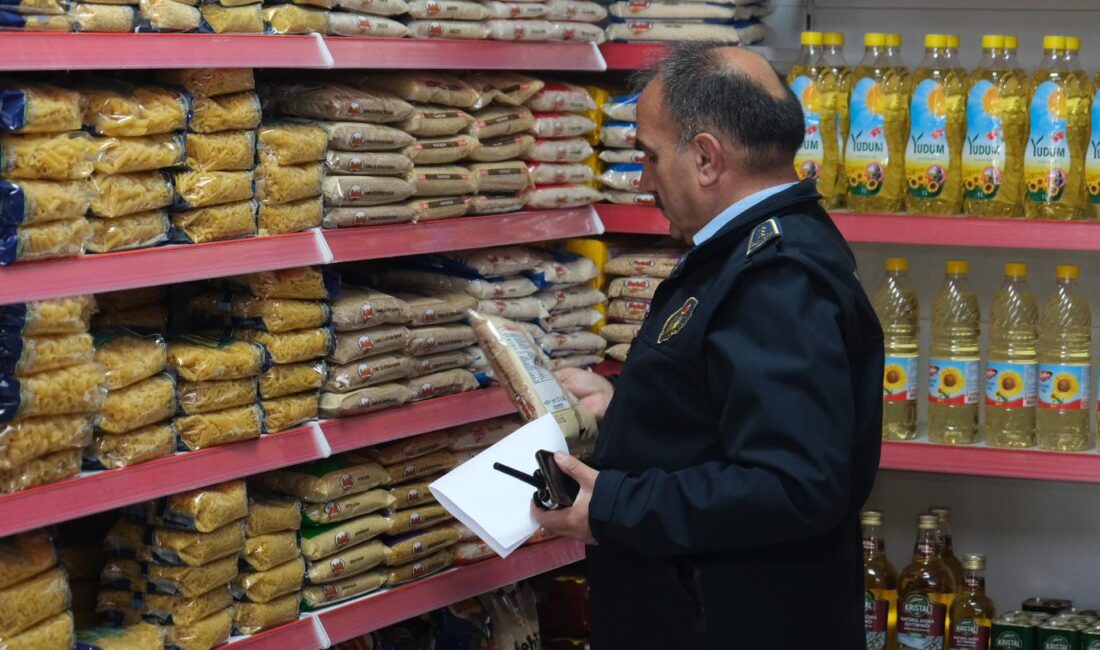 Erzincan Belediyesi Zabıta Müdürlüğü ekipleri, vatandaşların sağlıklı ve güvenilir ürünlere