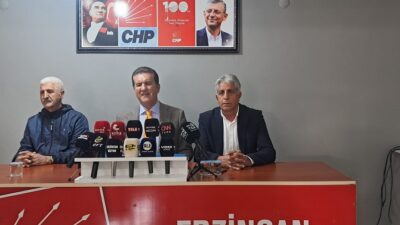 Cumhuriyet Halk Partisi (CHP) Erzincan Milletvekili Mustafa Sarıgül, İl Başkanlığında