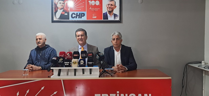 Cumhuriyet Halk Partisi (CHP) Erzincan Milletvekili Mustafa Sarıgül, İl Başkanlığında