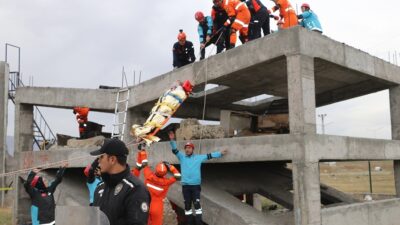 Erzincan merkez Çağlayan yolu AFAD Lojistik Deposu yanında bulunan Eğitim