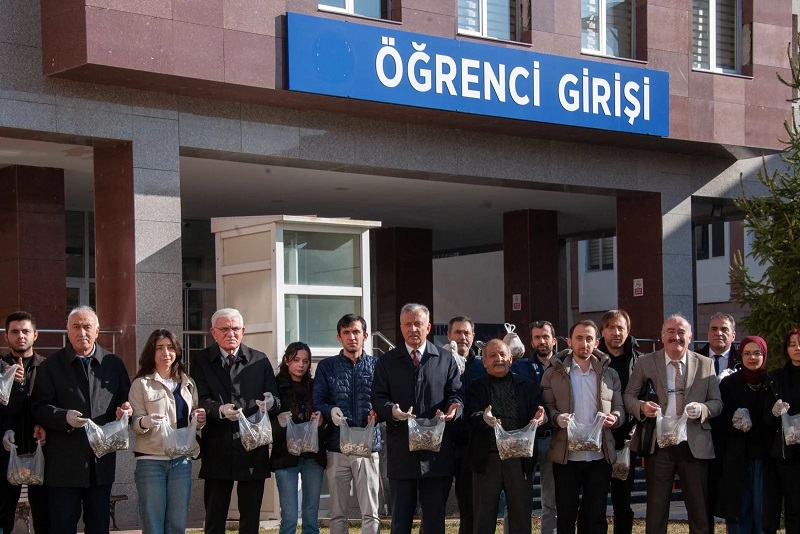 Erzincan Binali Yıldırım Üniversitesi Rektörü Prof. Dr. Akın Levent çevre
