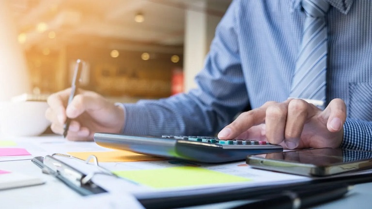 Türkiye’de borçluluk giderek ağırlaşıyor. Son veriler, vatandaşın hem kredi hem