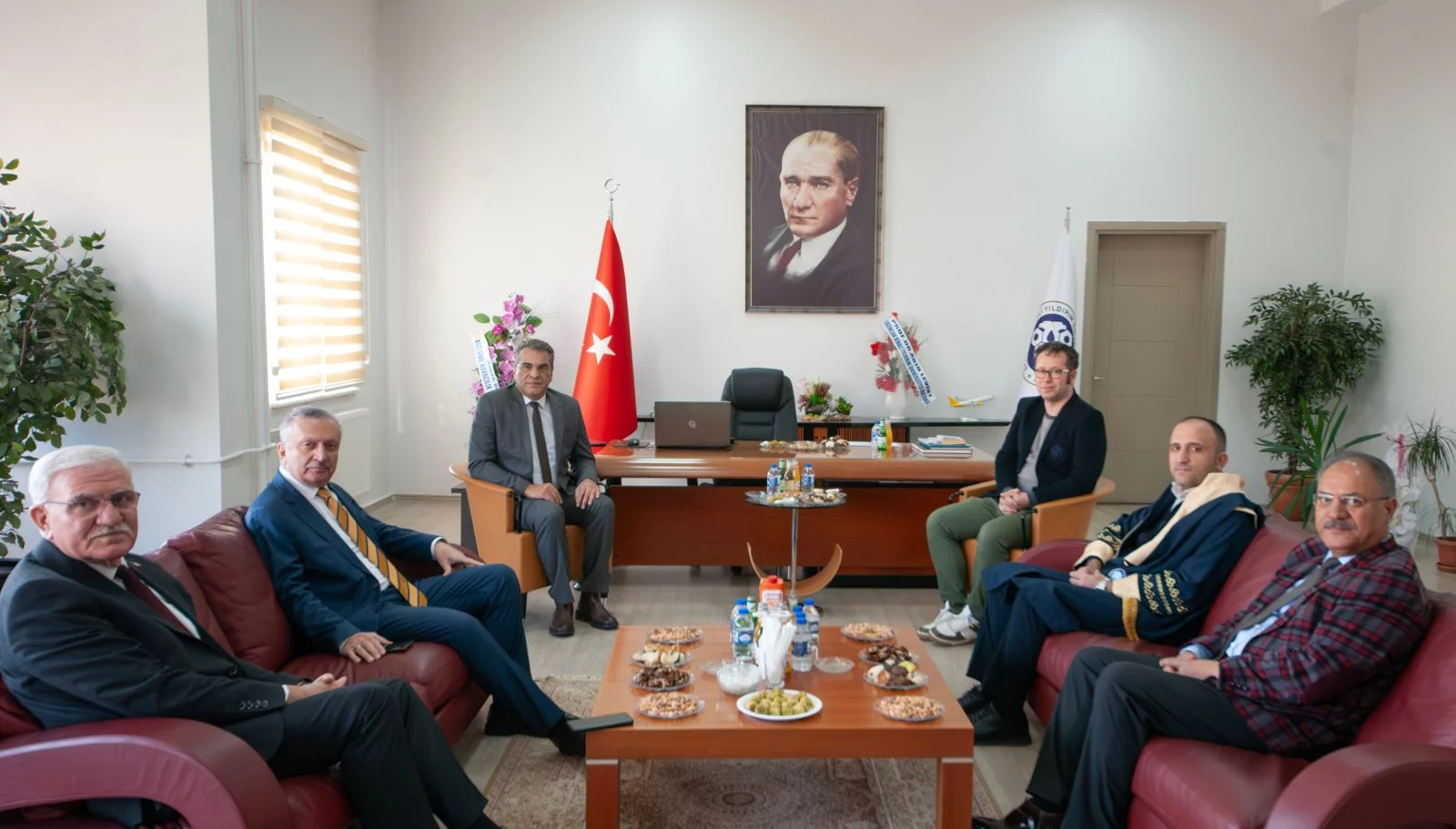 Erzincan Binali Yıldırım Üniversitesi Rektörü Prof. Dr. Akın Levent, EBYÜ