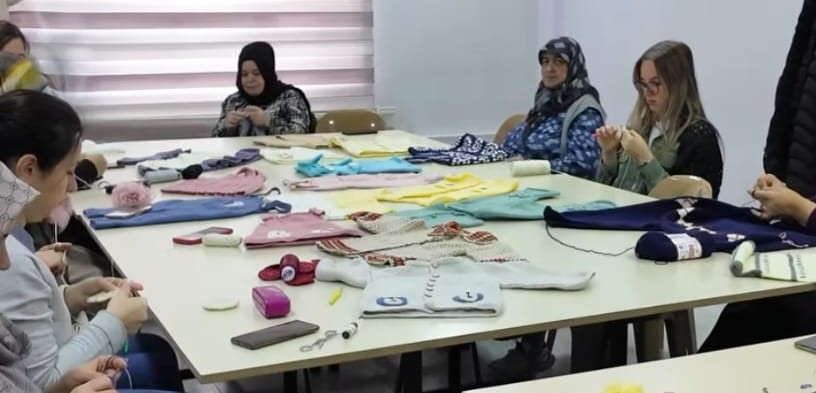 Erzincan Belediyesi tarafından kadınların el sanatları alanındaki becerilerini geliştirmeleri amacıyla