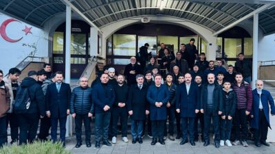 Muhammediye Camii'nde Erzincan Valisi Hamza Aydoğdu, Belediye Başkanı Bekir Aksun,