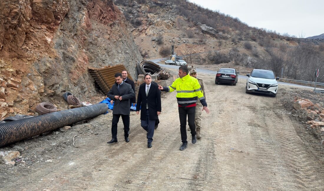 Refahiye–Kemaliye–Dutluca–Arapgir Yolu güzergâhında devam eden
Kemaliye–Dutluca Tünelleri ve Bağlantı Yolları Yapım