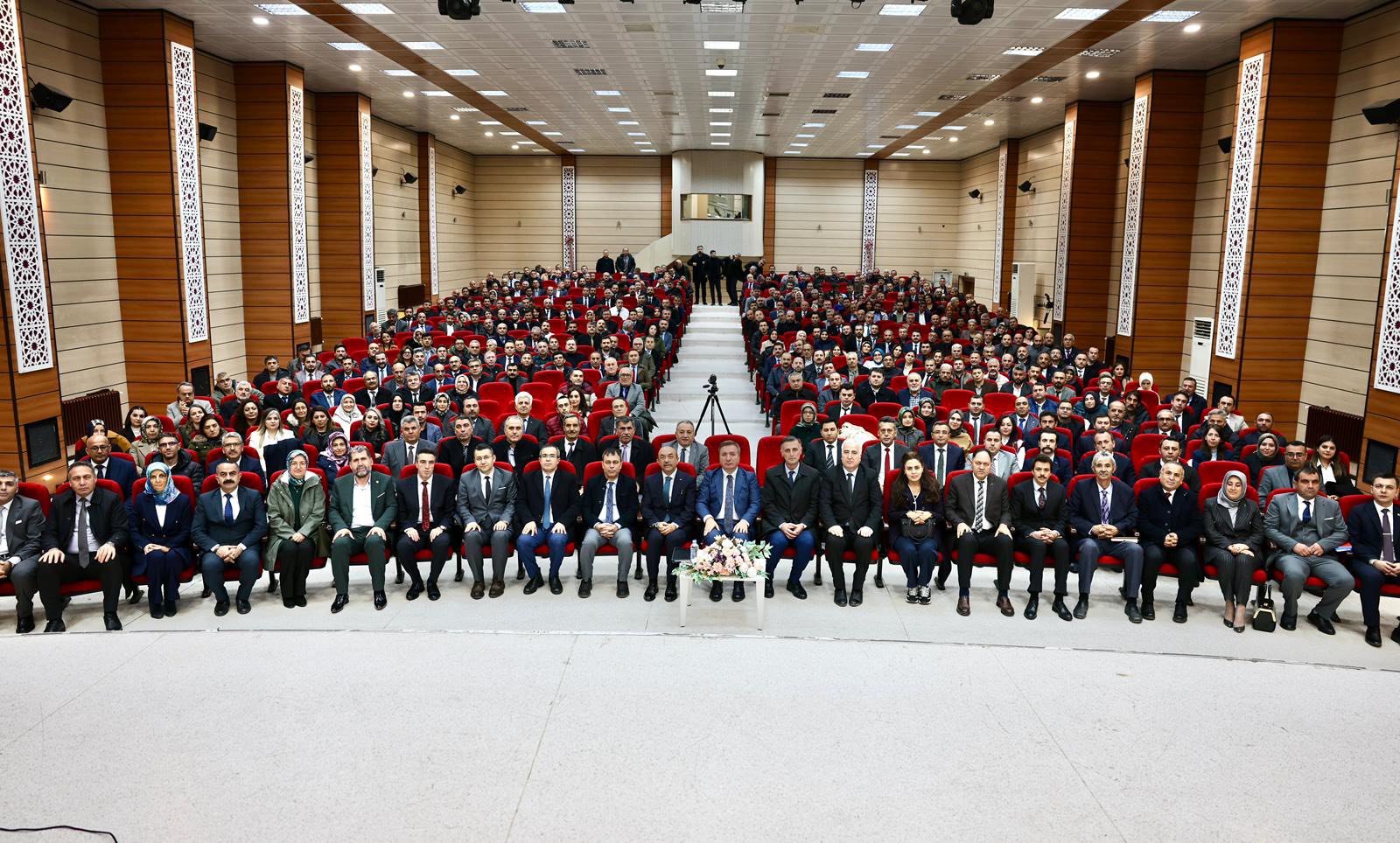 Erzincan Valisi Hamza Aydoğdu, Erzincan İl Millî Eğitim Müdürü Hacı