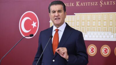 CHP Erzincan Milletvekili Mustafa Sarıgül, TBMM’de bir basın toplantısı düzenleyerek