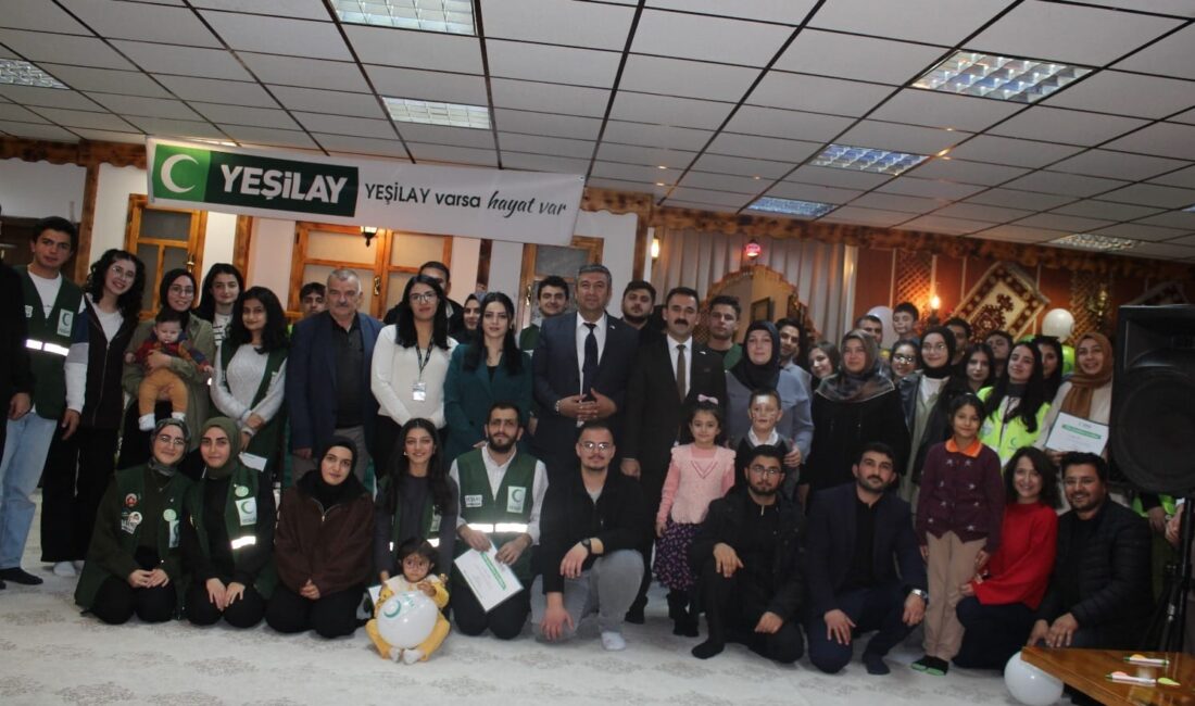 Yeşilay Erzincan Şubesi, 5 Aralık Dünya Gönüllüler Günü kapsamında kentte