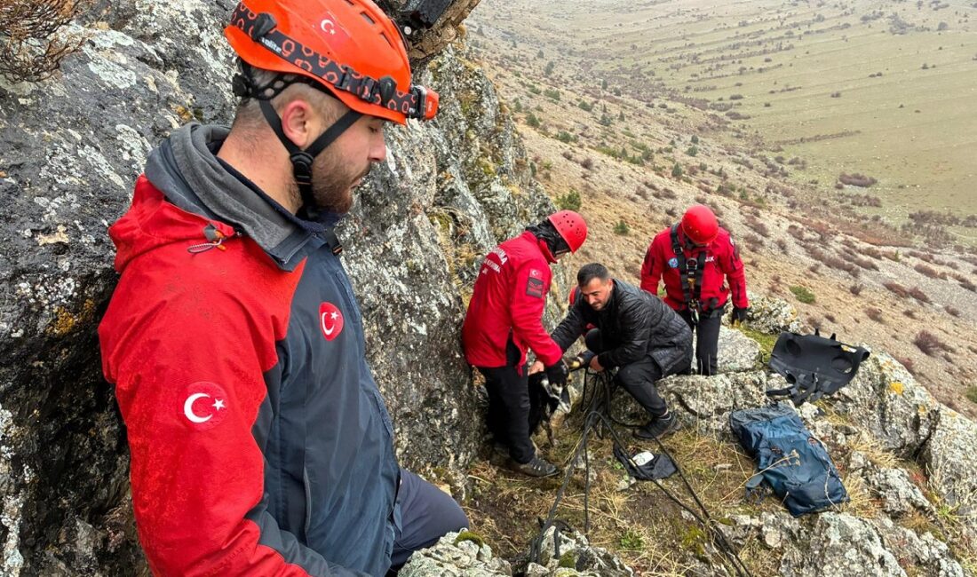 Erzincan’ın Merkez ilçesine bağlı Çağlayan Beldesi Kalecik Köyü Kırsalında sarp