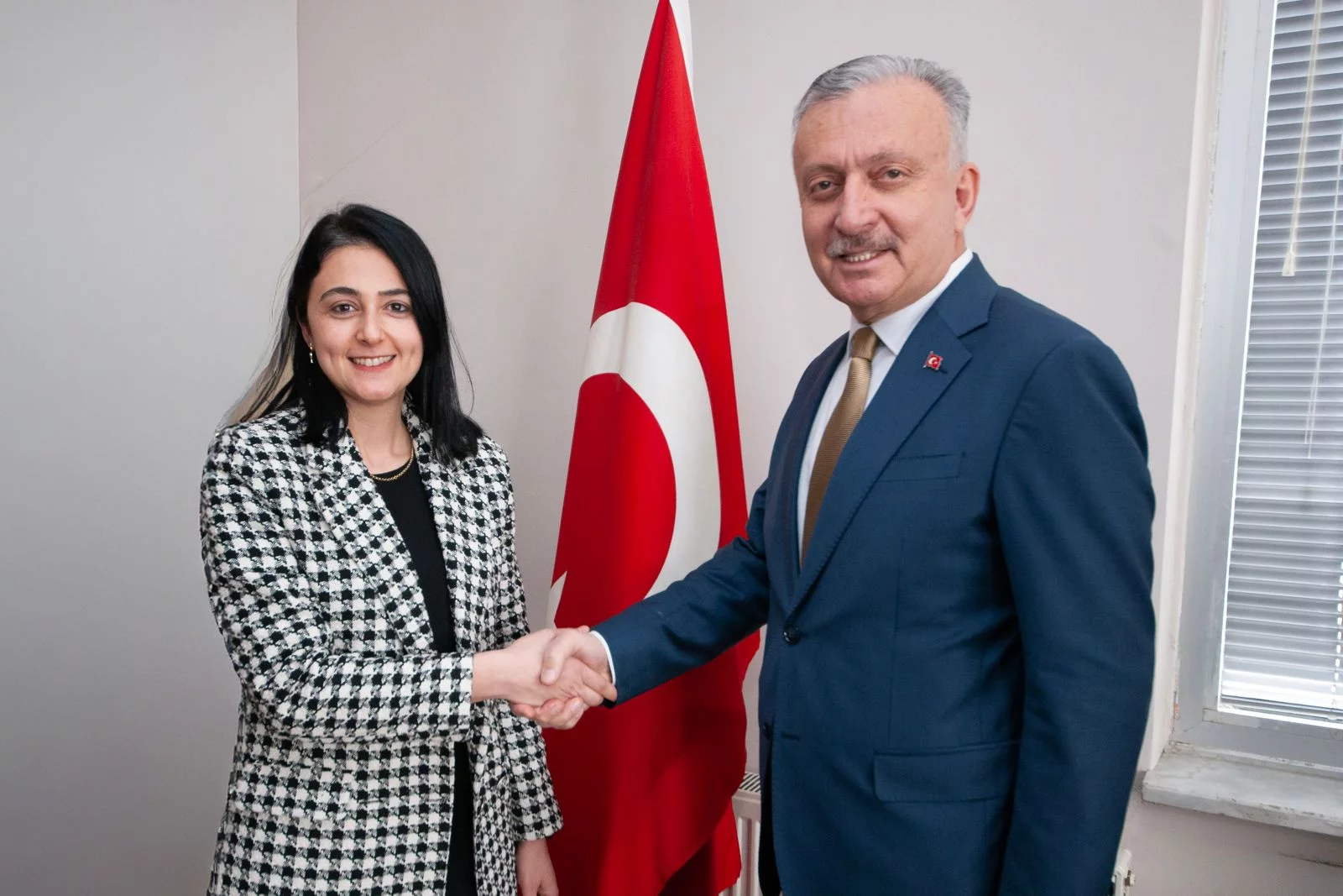 Erzincan Binali Yıldırım Üniversitesi Sosyal Bilimler Enstitüsü Müdürlüğüne atanan Doç.