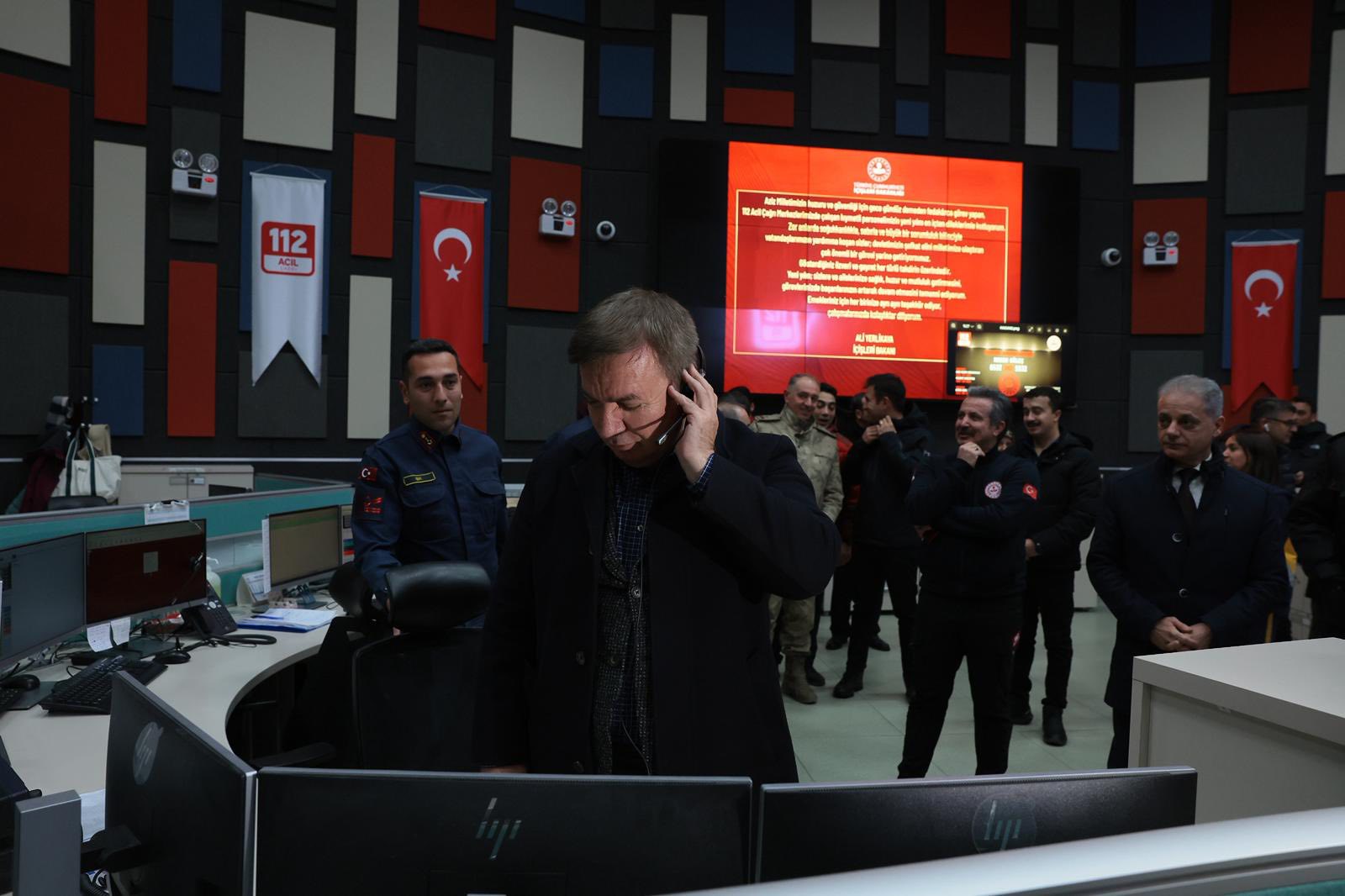 112 Acil Çağrı Merkez’ni ziyaret eden Erzincan Valisi Hamza Aydoğdu,