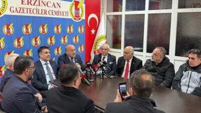 Erzincan Gazeteciler Cemiyetinde yerel ve ulusal basın mensupları ile bir