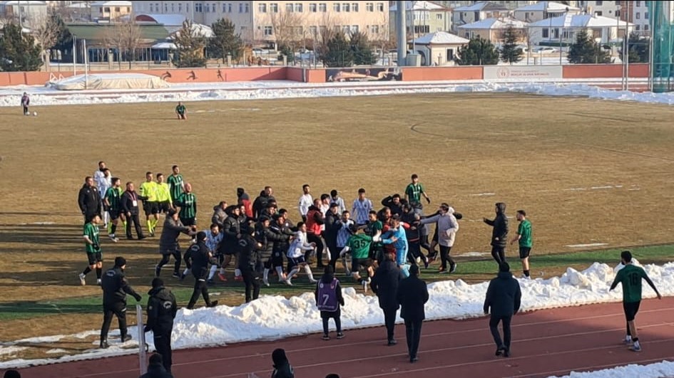 Bölgesel Amatör Lig (BAL)’de 3. Grup’ta mücadele eden Erzincangücüspor 14.