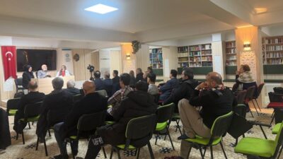 Türkiye Yazarlar Birliği Erzincan Şubesi’nde düzenlenen söyleşide Halil İbrahim Özdemir’in