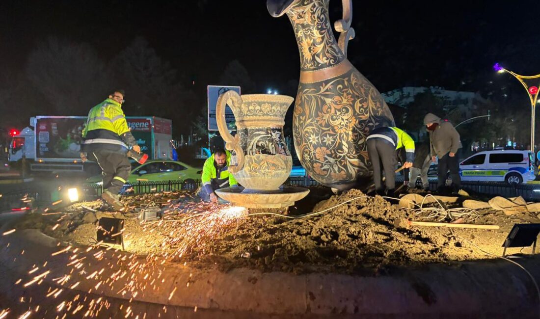 Erzincan Şehir merkezinin simgelerinden biri olan Bakır Sürahi, Erzincan Belediyesi