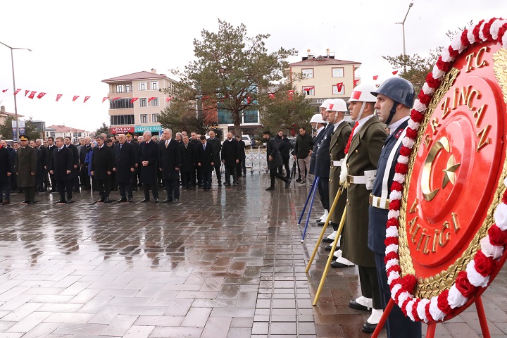 Erzincan’ın Düşman işgalinden kurtuluşunun 108. Yılı kutlamaları Erzincan Belediyesi Önünde