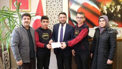 Pir-i Sami Hafız İmam Hatip Ortaokulu öğretmen, veli ve öğrencileri,