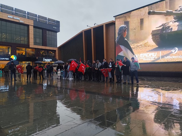 Erzincan Filistin Dayanışma Platformu öncülüğünde, sivil toplum kuruluşlarının katılımıyla “Gazze