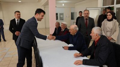 Erzincan Vali Yardımcısı Hüseyin Aydın, bayram ziyaretleri kapsamında Erzincan 100.
