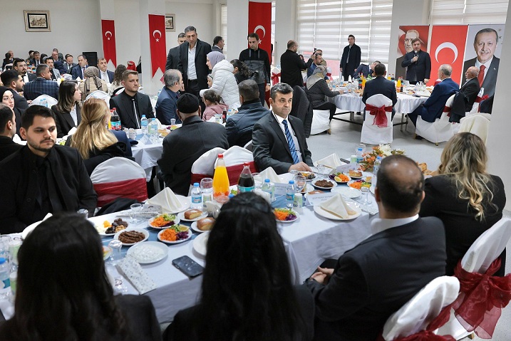 Erzincan Valisi Hamza Aydoğdu, kent protokolü ile birlikte, Erzincan İl