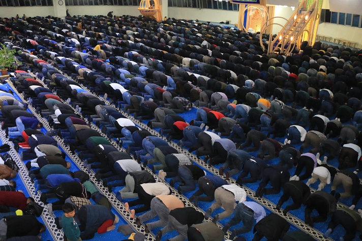 Evveli rahmet, ortası mağfiret, sonu cehennemden azad" olan Ramazan ayının