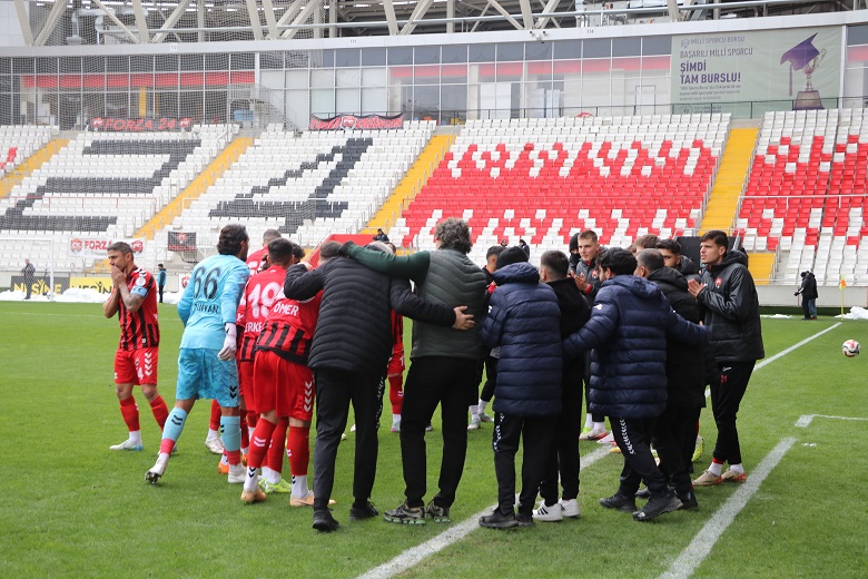 TFF 2. Lig Beyaz Grup 28. hafta mücadelesinde deplasmanda Sincan